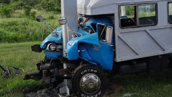 Accidente de camión en Carbonera, Matanzas, deja 22 heridos y dos graves tras perder el control y chocar contra un poste