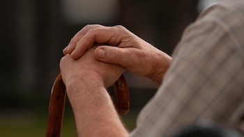 Los trabajos flexibles para jubilados ayudan a sostener la rutina, ampliar la vida social y mantener un sentido de propósito tras el retiro (Créditos: Freepik)