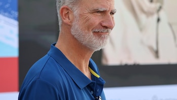 Felipe VI vuelve a desatar los aplausos en Palma tras el piropo de ser "el rey más guapo"