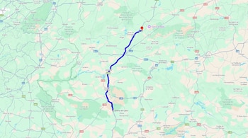 Mapa geográfico digital con una línea azul que señala el trayecto entre Aldea del Cano y Hervás por la autovía A-66.
