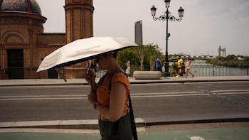 El calor sigue poniendo hoy en aviso a 5 CCAA, con máximas de hasta 38ºC en nordeste peninsular y Baleares