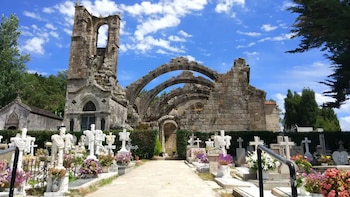 Los cementerios más curiosos de Galicia: necroturismo entre lápidas históricas, arte y paisajes de leyenda
