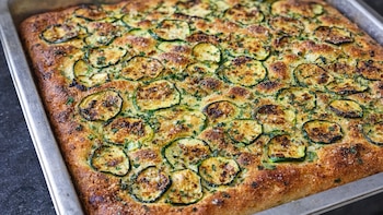 Focaccia de calabacín: una receta italiana saciante y fácil de hacer con la que podrás sorprender a tus invitados