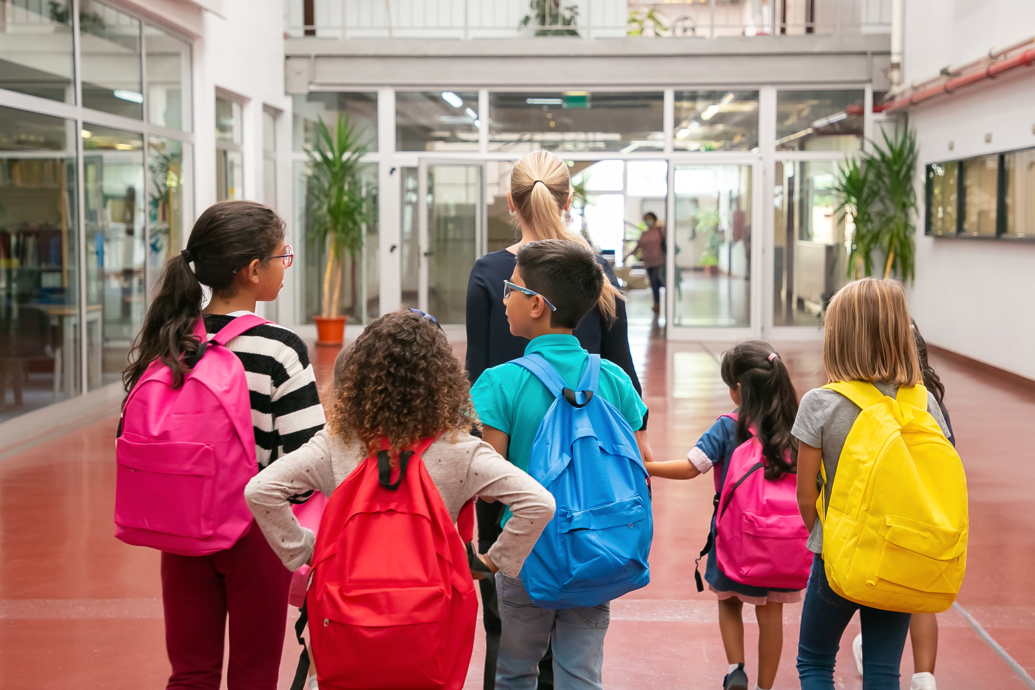 La vuelta al cole en la Comunidad Valenciana comienza el 7 de septiembre para algunas universidades y el 9 para el resto de etapas educativas. (Magnific)
