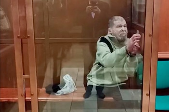 Rusia liberó al ciudadano estadounidense Stephen Hubbard tras más de cuatro años de detención por cargos de mercenarismo. (Moscow City Court Press Service/Handout via REUTERS)