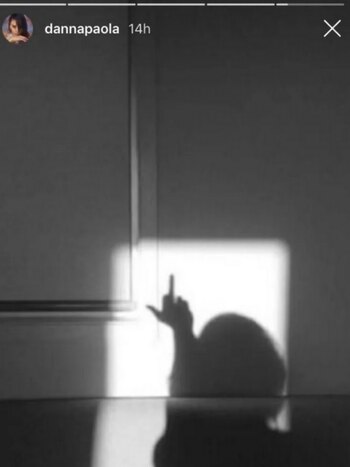 Un gesto grosero en alusión