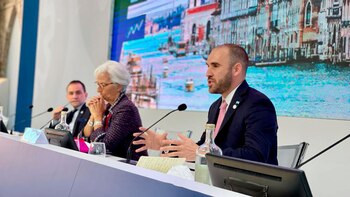 Guzmán compartió panel con la