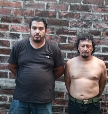 Un operativo conjunto entre la Fuerza Armada de El Salvador y la PNC detuvo a dos presuntos integrantes de la MS-13 en Quezaltepeque, La Libertad Norte. (Foto cortesía Fuerza Armada de El Salvador)