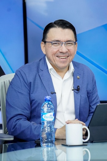 Ricardo Salazar, presidente de la Defensoría del Consumidor, afirmó que la institución reforzó las inspecciones para prevenir abusos en los precios de los alimentos. / (Dialogo21)