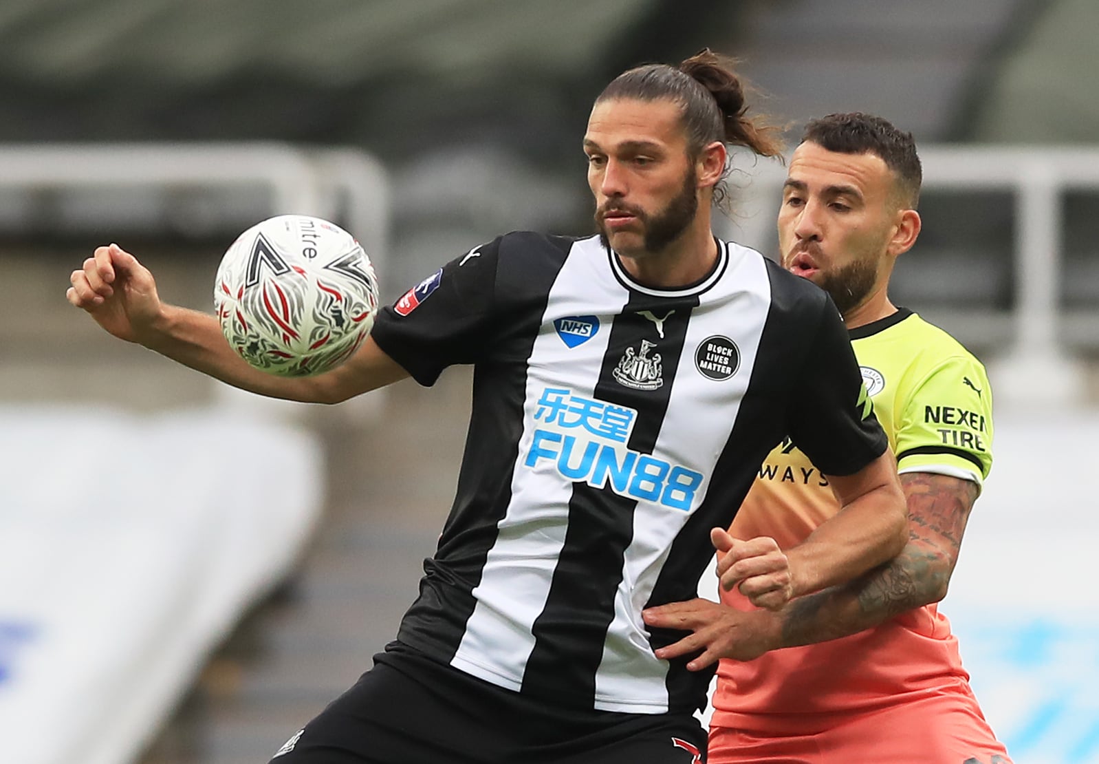 La carrera de Andy Carroll incluye pasos por Newcastle, West Ham, West Bromwich Albion, Reading, Amiens y Bordeaux, con 475 partidos y 116 goles en clubes. (Owen Humphreys/Pool via REUTERS)