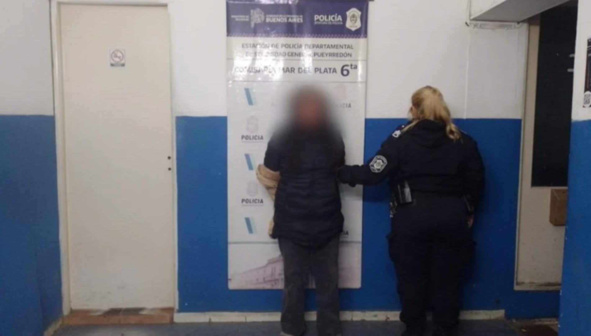 Una mujer permanece detenida en la Comisaría Sexta de Mar del Plata tras ser acusada de atacar a su pareja en el barrio Libertad. (La Capital de Mar del Plata)