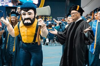 Gates dio el discuso de