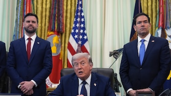 Trump negó que el despliegue del portaaviones nuclear USS Nimitz en el Caribe busque intimidar al régimen de Cuba