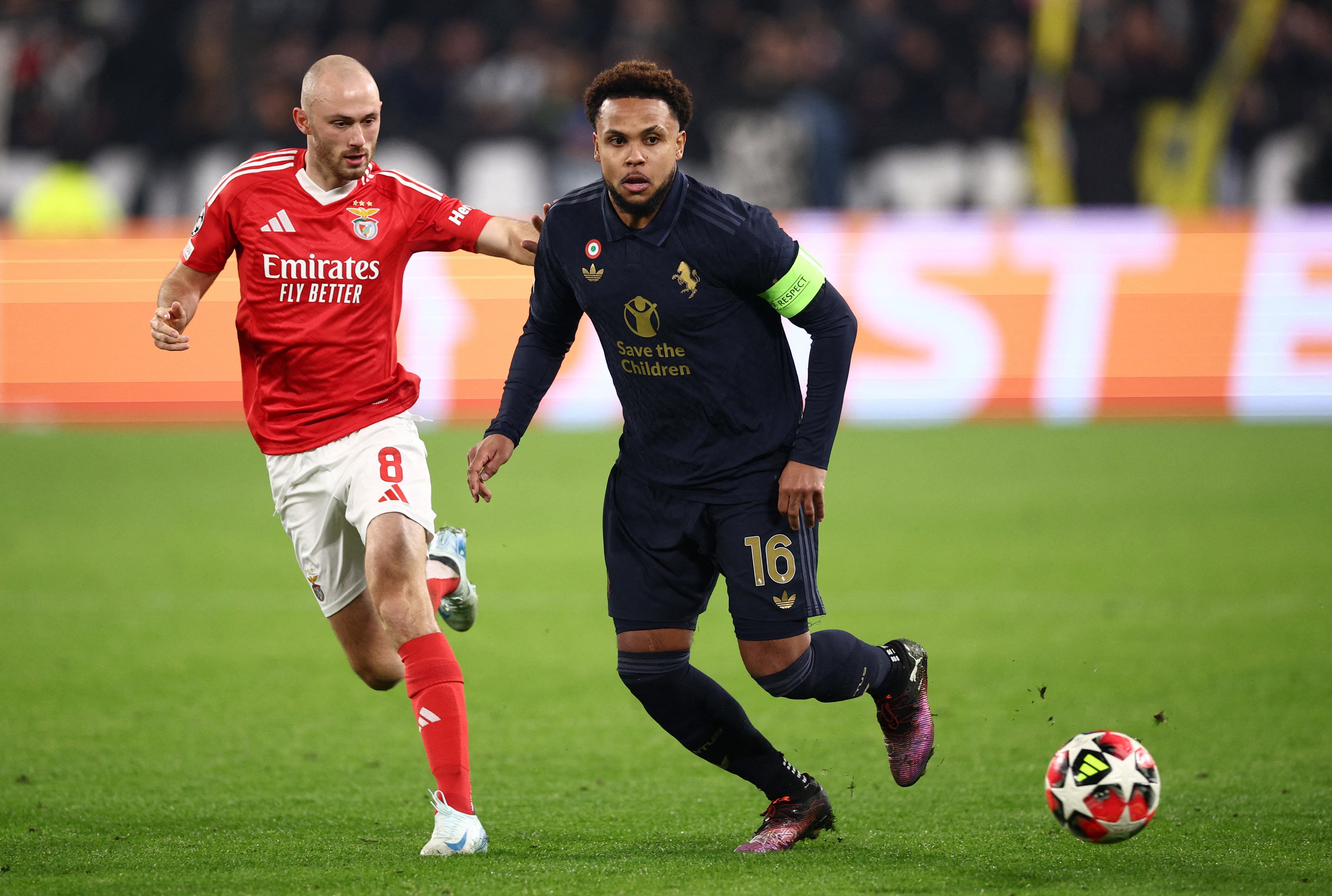 La necesidad de puntos para ambos genera un clima de competencia de alto nivel. (REUTERS/Guglielmo Mangiapane)