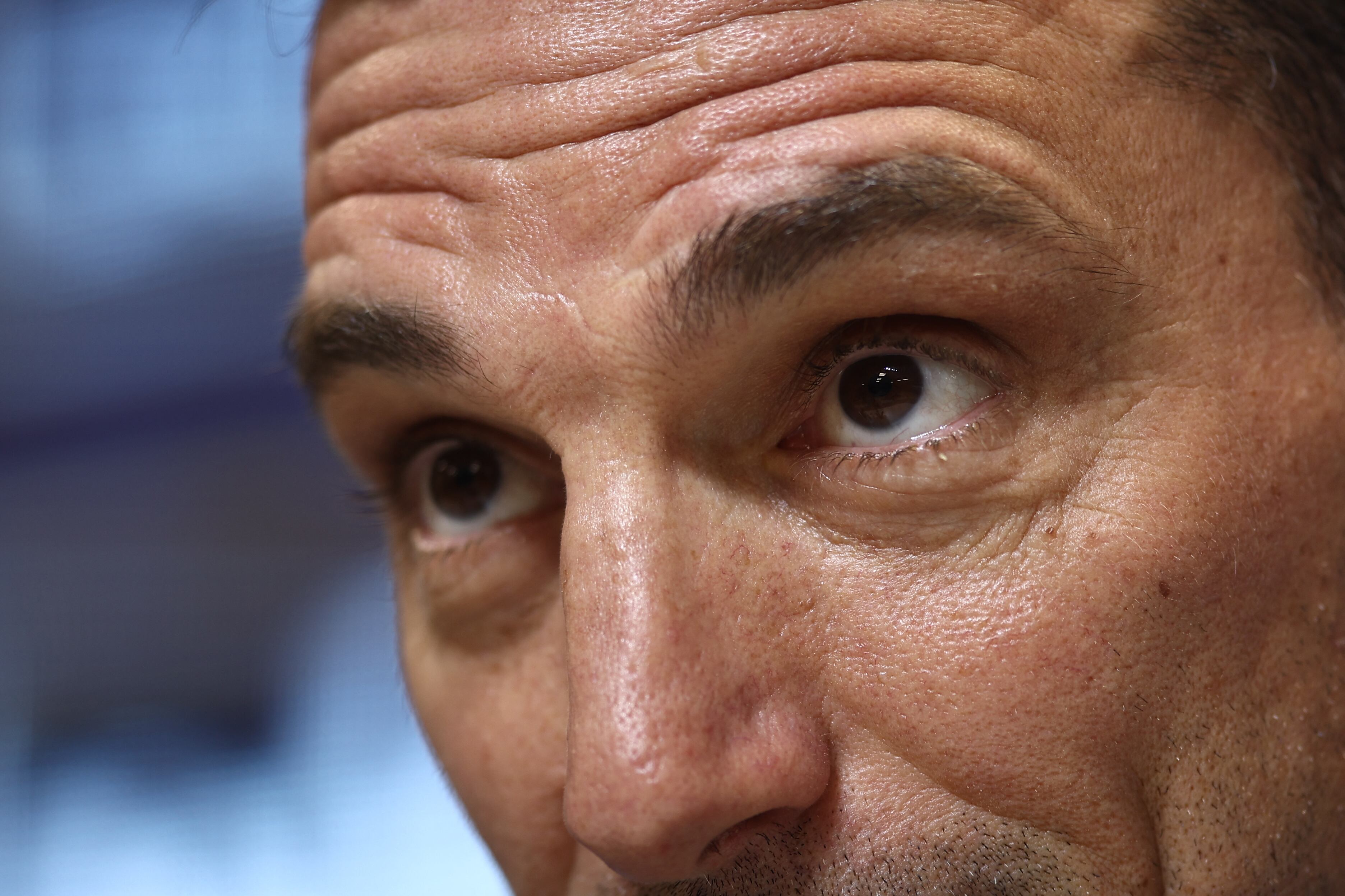 Lionel Scaloni dirige a la selección argentina en el Mundial de Estados Unidos, Canadá y México con una historia marcada por el esfuerzo de Chiche Scaloni en Pujato. REUTERS/Agustin Marcarian