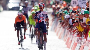 Etapa para Adrián Bustamante y