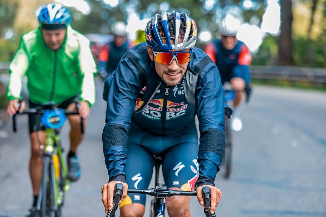 Daniel Felipe Martínez llegará al Giro de Italia en baja forma y como gregario de Primoz Roglic - crédito @briancrod_foto/Instagram