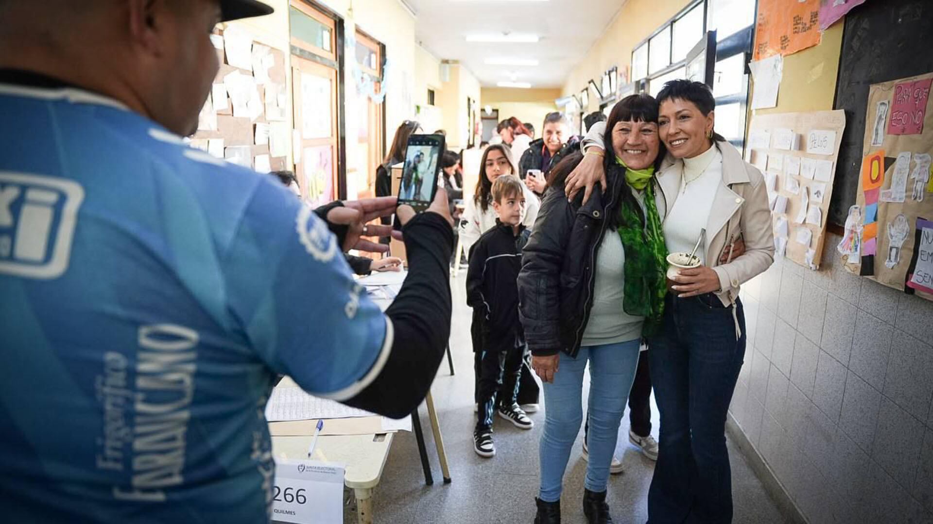 Mayra Mendoza pidió redoblar esfuerzos para ganar también en octubre