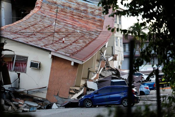 El terremoto provocó la destrucción de cientos de viviendas, lo que obligó a numerosas familias a abandonar sus hogares mientras avanzan las evaluaciones estructurales. EFE