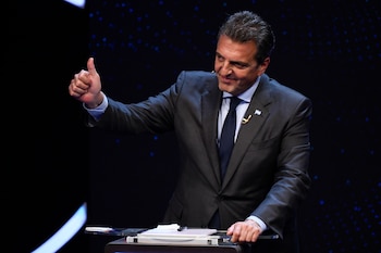 Massa ya advirtió que si es elegido no esperará al 10 de diciembre para tomar algunas medidas (AP)