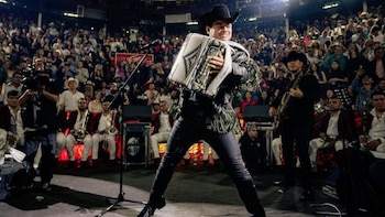 Alfredo y Julión mantienen una