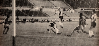 Gol de la Pepona frente a Portuguesa de Venezuela. Fue el 24 de marzo de 1976. Cuenta Reinaldi que estaban tan metidos en el partido, que tras el triunfo fueron a comer a la Costanera con Fillol y Jota Jota López y recién ahí se enteraron que se había producido el golpe militar.