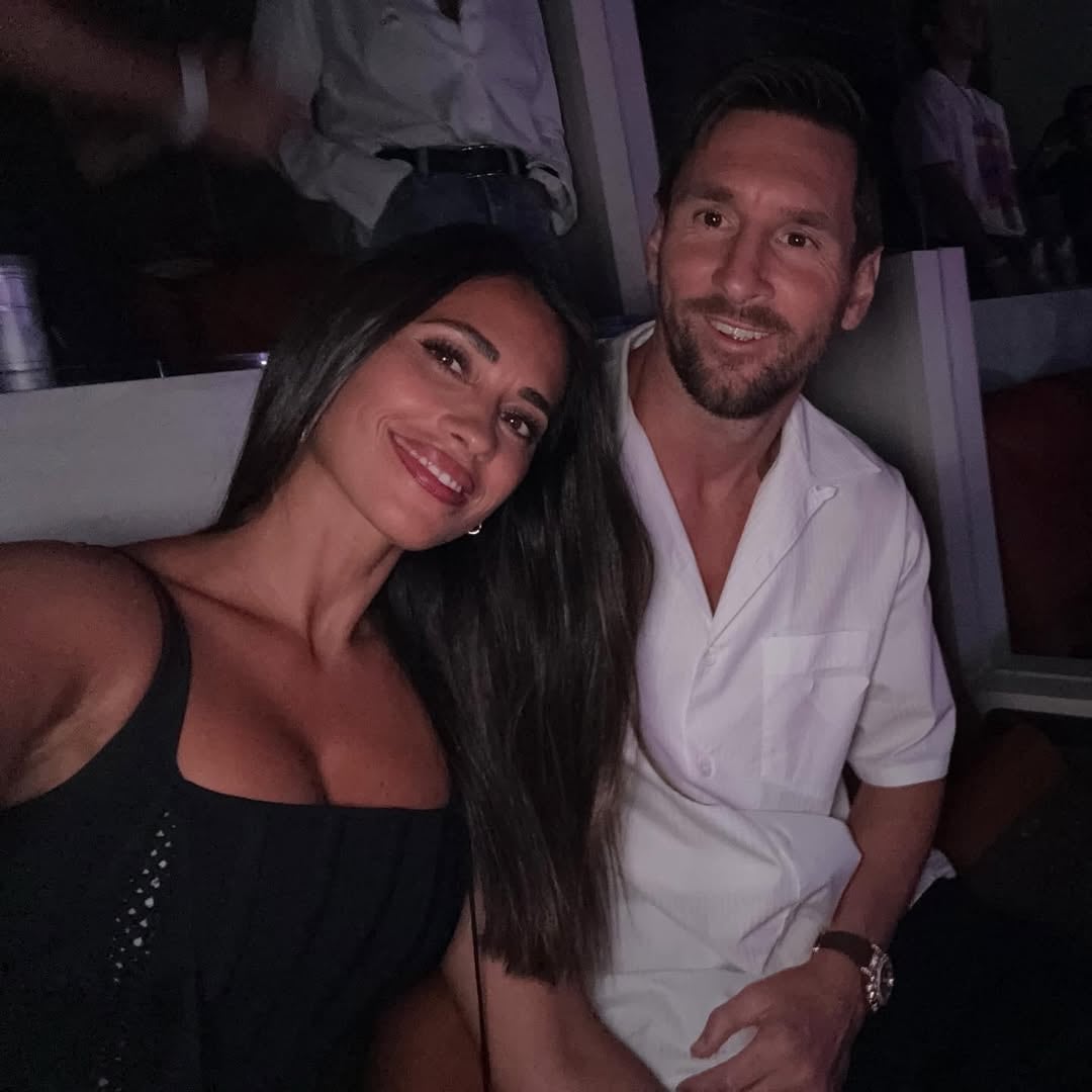 Antonela Roccuzzo junto a Lionel Messi