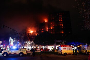 Incendio en varios edificios en