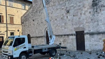 Decine di palloni da calcio