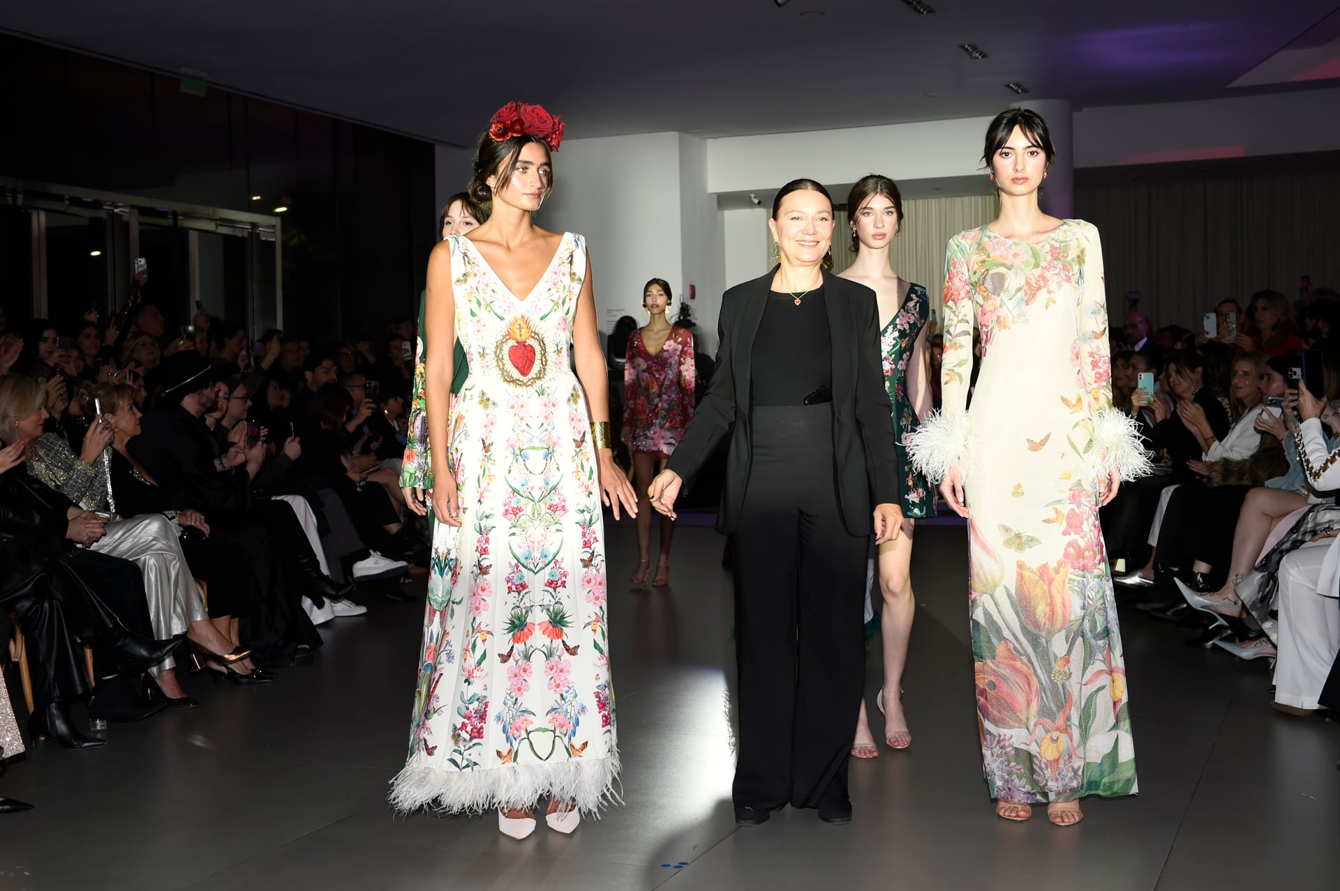 Natalia Antolín debutó en la SAC el 14 de septiembre con una colección de 38 pasadas inspirada en el universo simbólico de Frida Kahlo.