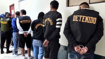 ¿'Grupos hostiles’ son la solución al crimen organizado en Perú? Esto plantea el Gobierno
