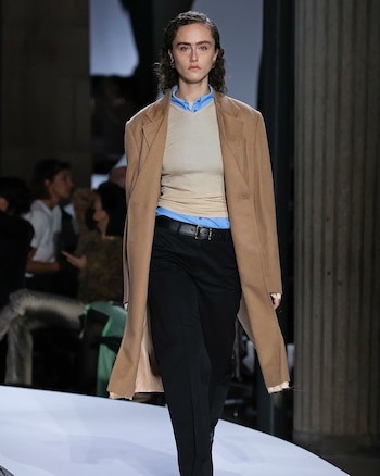 Ella Emhoff en la desfile