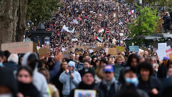 Más de 400.000 manifestantes salen a protestar en Francia en una jornada con nuevos disturbios