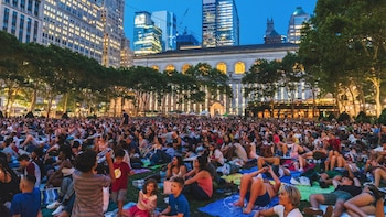 Las Movie Nights de Bryant Park regresan con cine gratis los lunes de verano