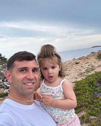 vacaciones de Dibu Martínez y su familia