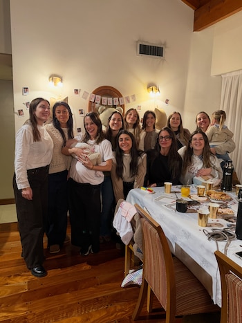 El baby shower sorpresa de Mica Lapegüe