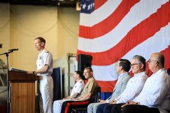 Durante la recepción oficial organizada por la embajada estadounidense a bordo del Nimitz, el ministro de la Presidencia panameño, Juan Carlos Orillac, transmitió el saludo del Gobierno y resaltó el simbolismo de la visita.