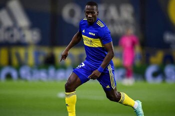 Luis Advíncula fichó por Boca