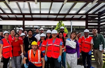 La Brigada de Emergencias del Hospital Max Peralta se unió al simulacro de este miércoles. Crédito: HMP