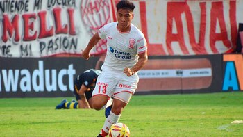 Walter Pérez es un defensor con más de 30 partidos en primera (Foto: @cahuracan)