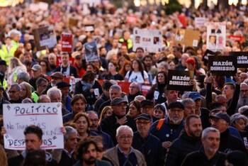 Manifestación contra Carlos Mazón este