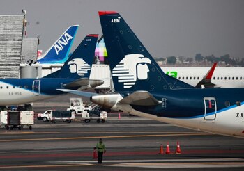 FILE PHOTO: Aeromexico tendrá que