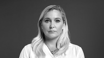 Amy Wallace publica las memorias póstumas de Virginia Giuffre, voz contra Epstein: "Los abusos son un problema mundial"