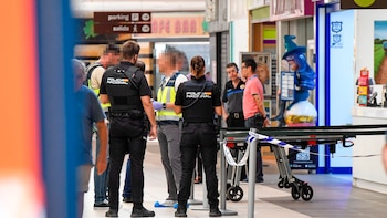 La Guardia Civil detiene al hombre acusado de matar a su expareja en un centro comercial de Murcia: tenía una orden de alejamiento