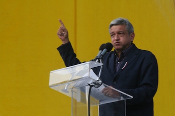 Andrés Manuel López Obrador durante