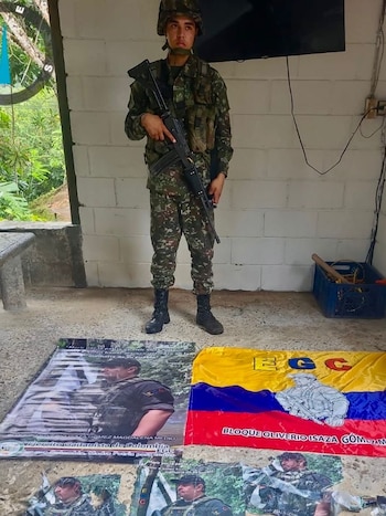 El material incluía vallas, pasacalles