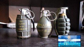 Había réplicas de granadas. Todo