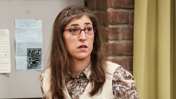 Mayim Bialik dejó la actuación para concentrarse en sus estudios universitarios. (Captura de video)