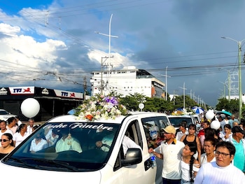 La familia fue velada en