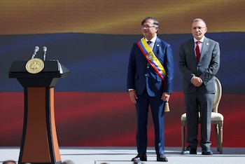 Gustavo Petro se encuentra junto